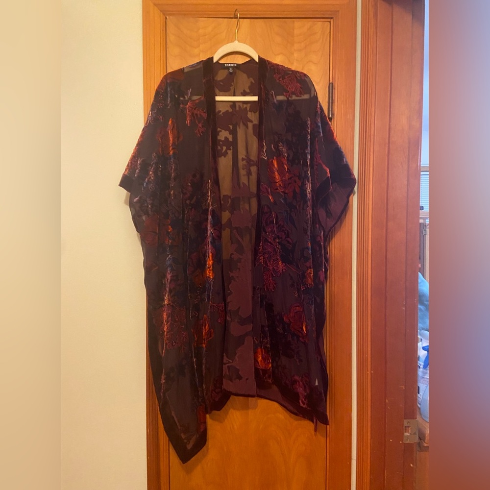 Torrid velvet kimono 2x